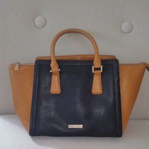 Heys black and brown shoulder bag  EUC